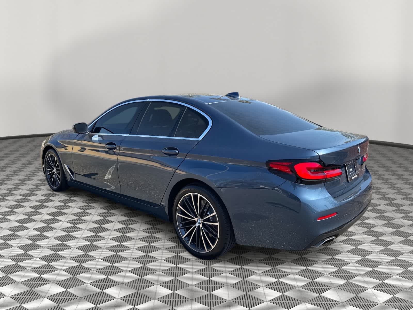 2023 BMW 5 Series 530i