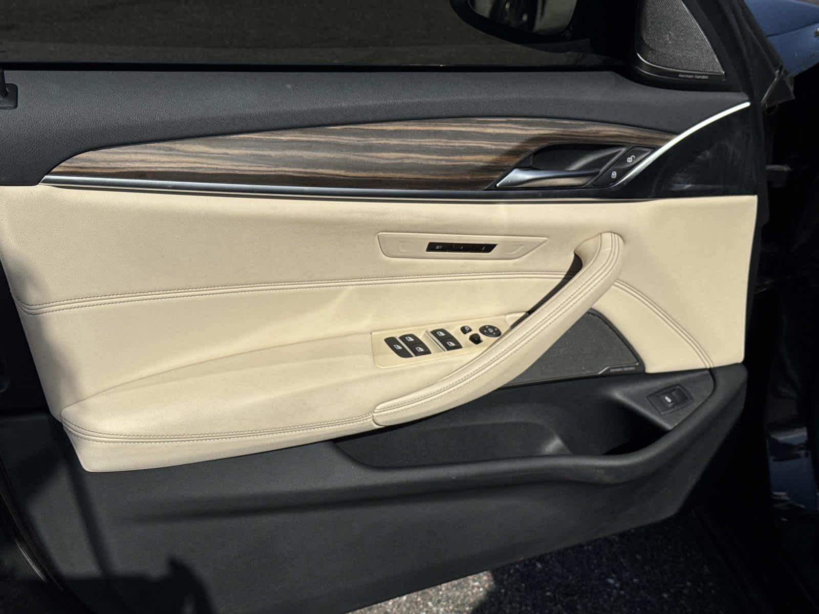 2023 BMW 5 Series 530i