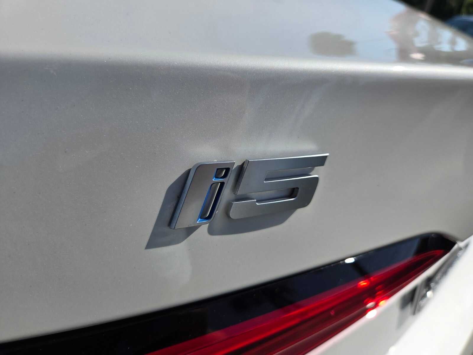2025 BMW i5 xDrive40