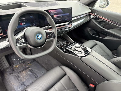2025 BMW i5 eDrive40