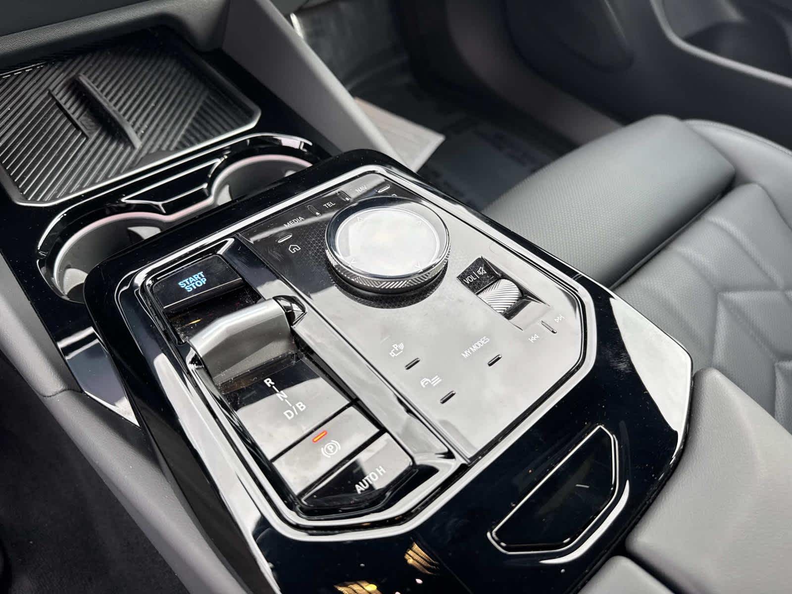 2025 BMW i5 eDrive40