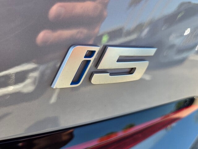 2026 BMW i5 xDrive40