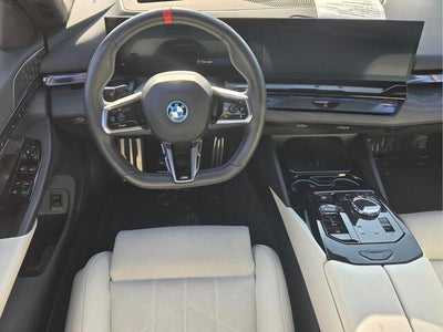 2025 BMW i5 M60
