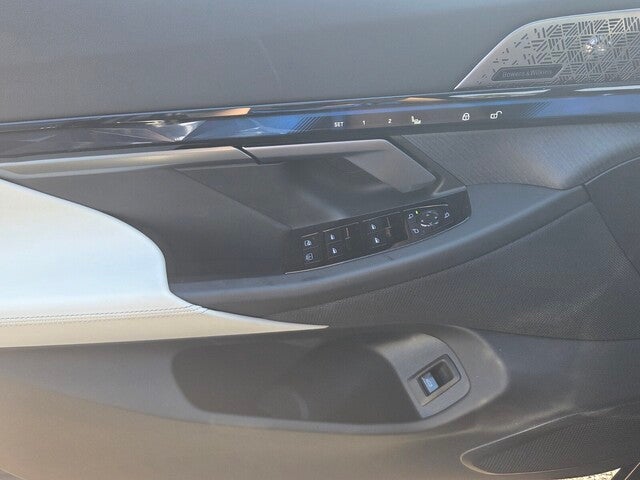 2025 BMW i5 M60