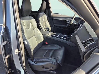 2024 Volvo XC90 Ultimate Bright Theme