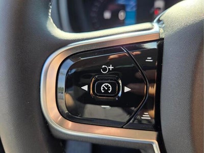 2024 Volvo XC90 Ultimate Bright Theme