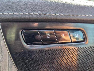 2024 Volvo XC90 Ultimate Bright Theme