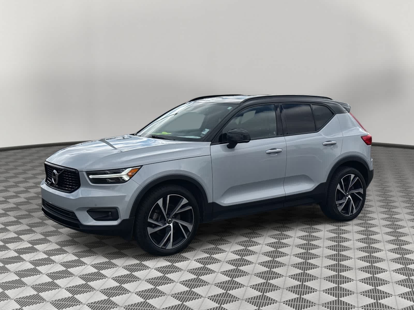 2020 Volvo XC40 R-Design