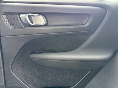 2020 Volvo XC40 R-Design