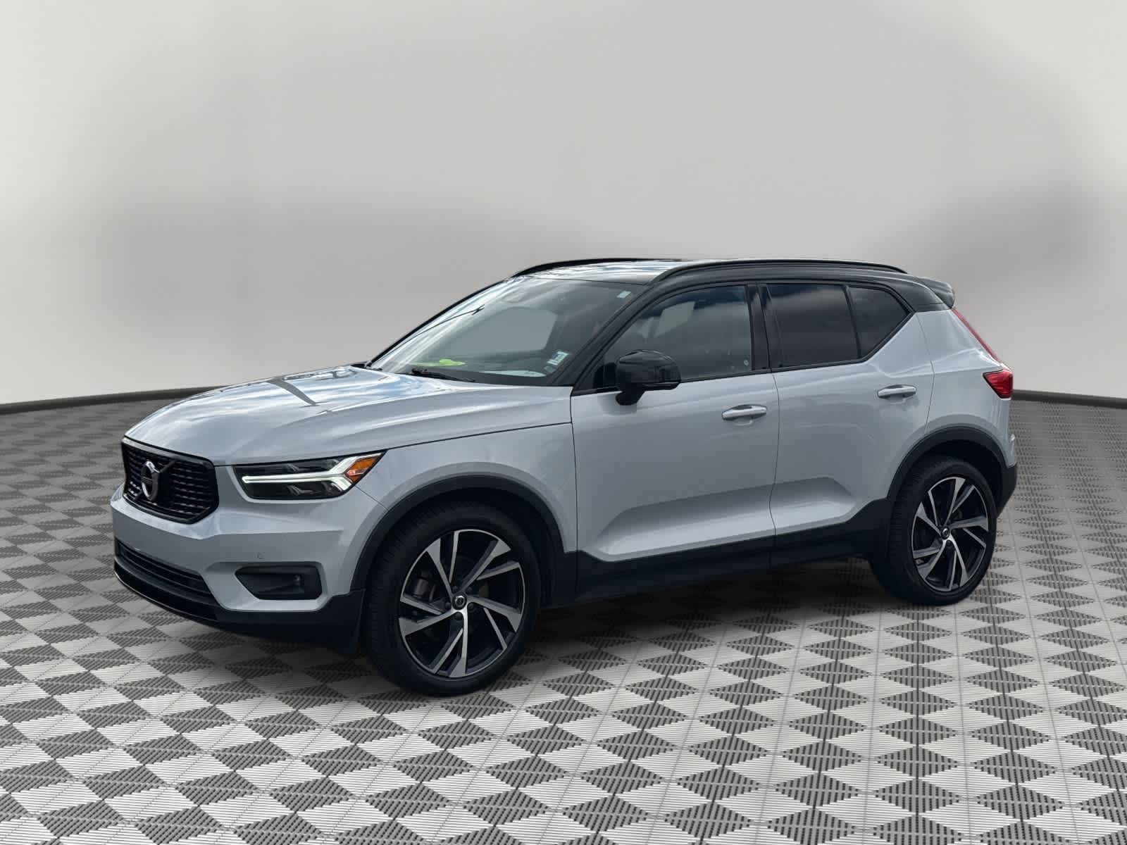 2020 Volvo XC40 R-Design