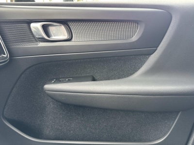 2020 Volvo XC40 R-Design