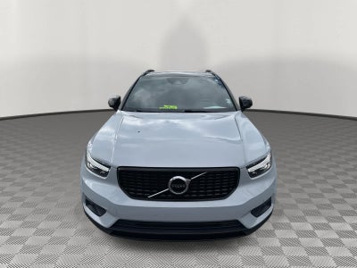 2020 Volvo XC40 R-Design
