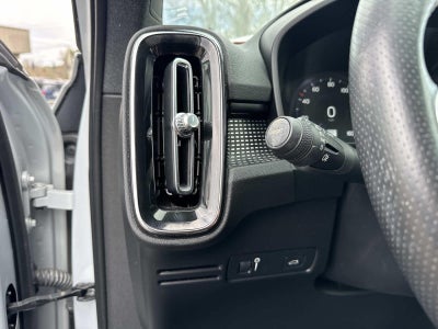 2020 Volvo XC40 R-Design