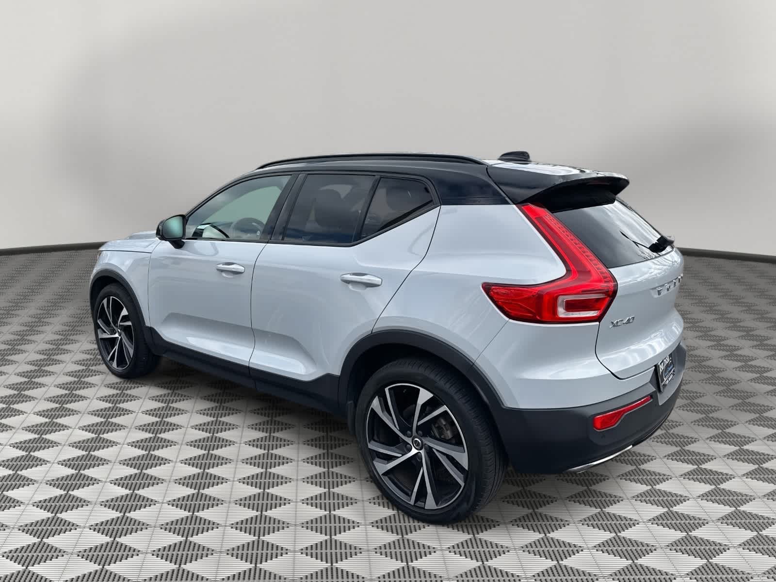 2020 Volvo XC40 R-Design