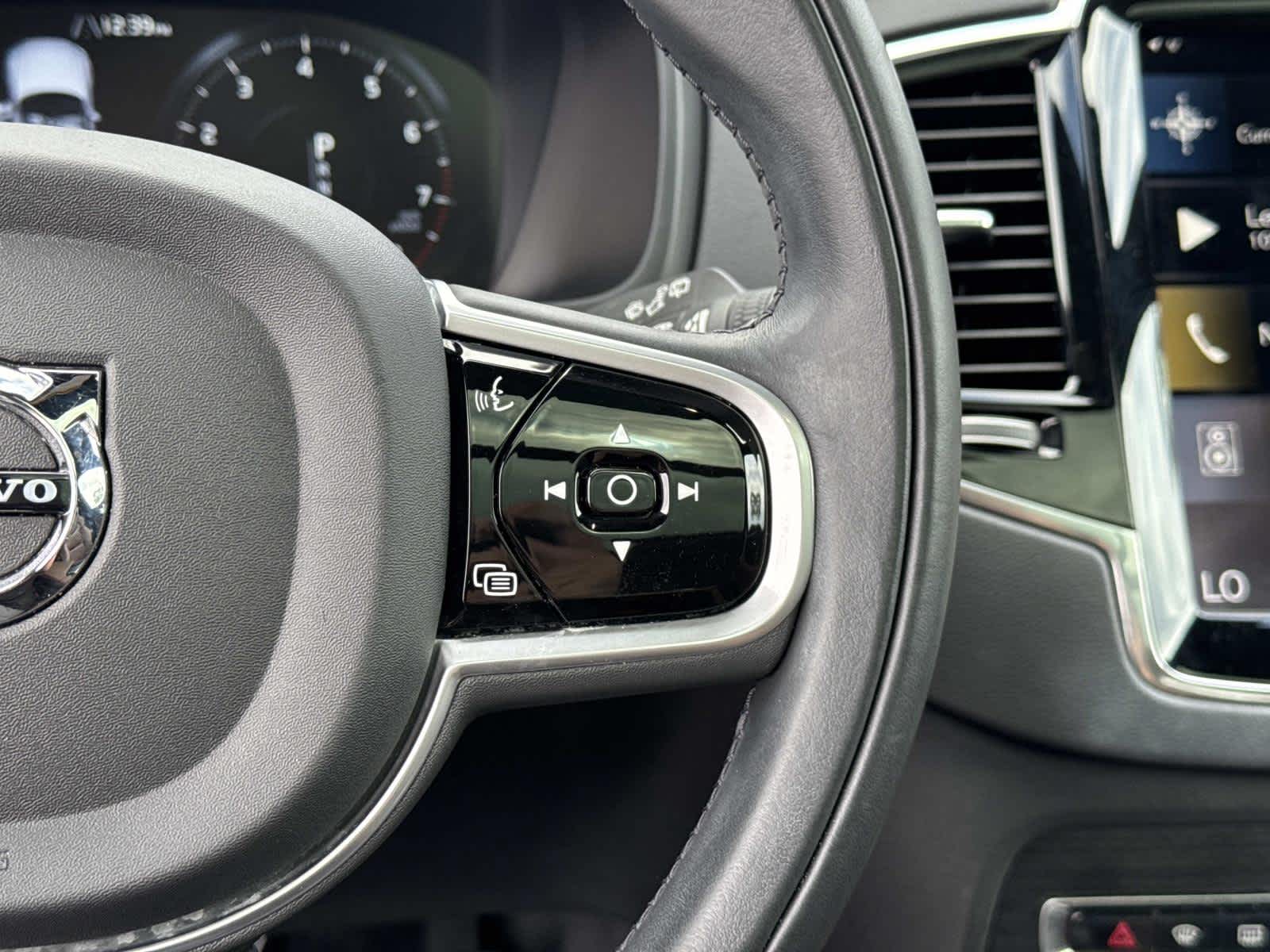 2022 Volvo XC90 Inscription