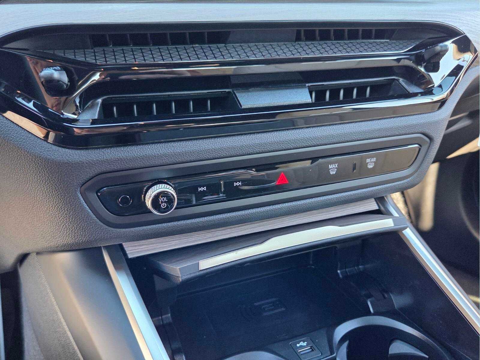 2026 BMW 230i xDrive 230i xDrive