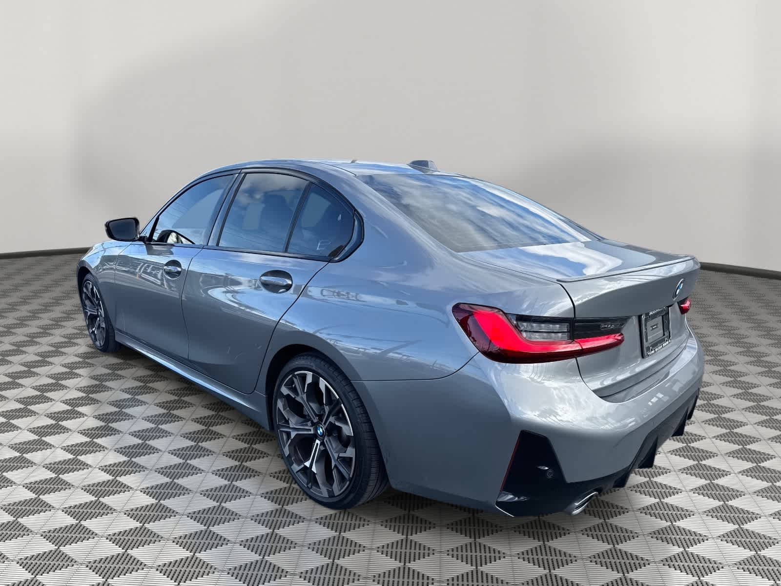 2025 BMW 3 Series 330i