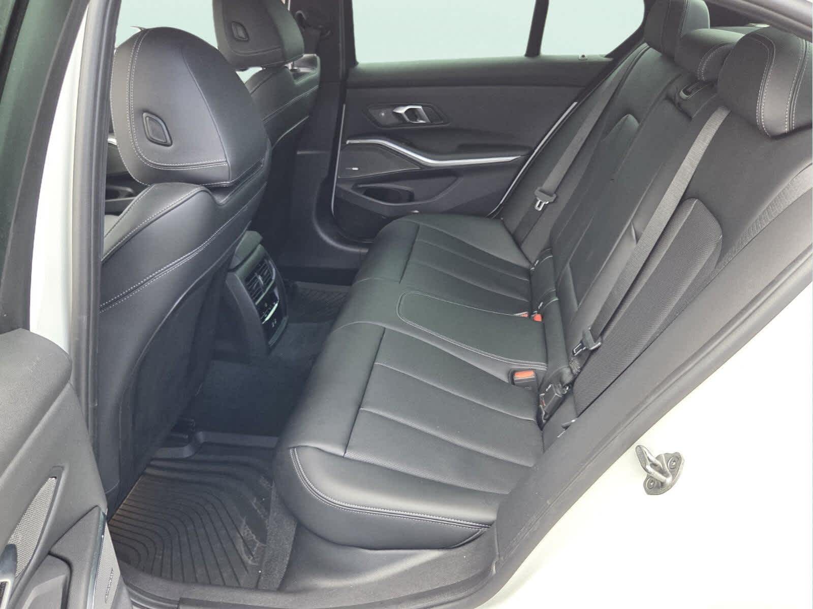 2024 BMW 3 Series 330i - Photo 11