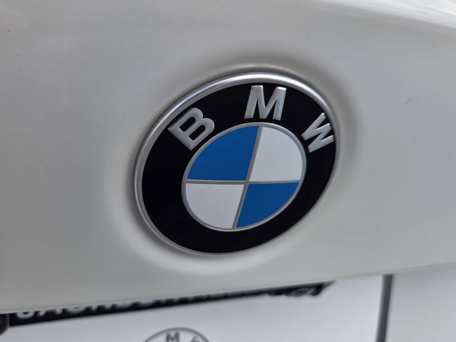 2024 BMW 3 Series 330i - Photo 15