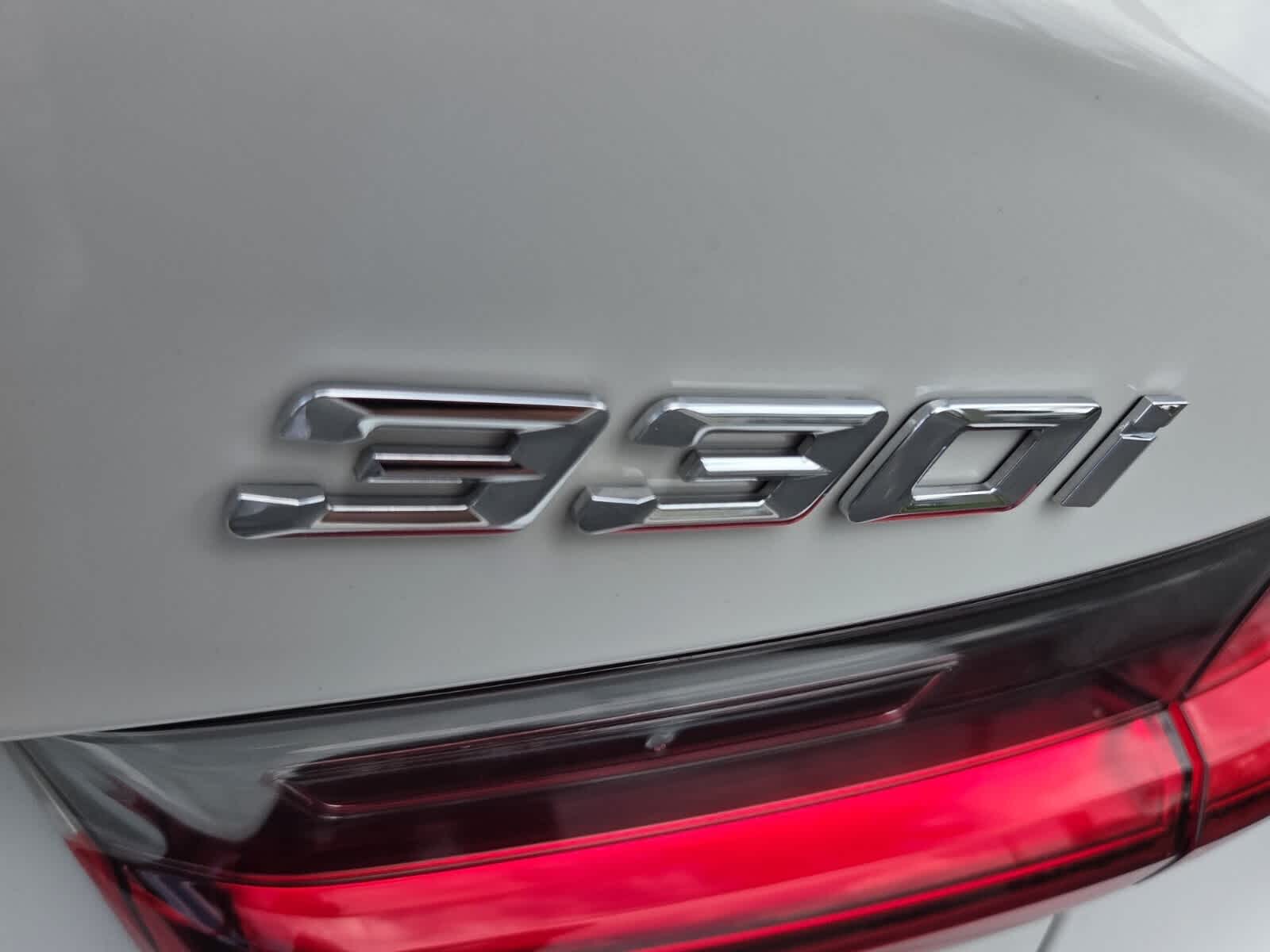 2024 BMW 3 Series 330i - Photo 16