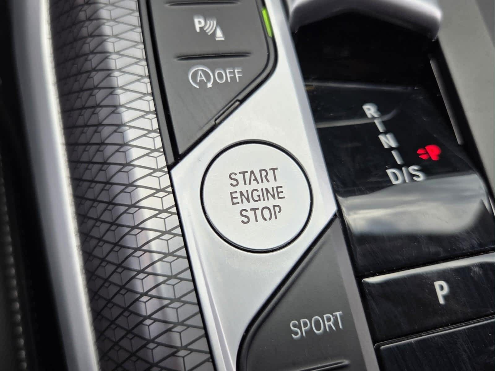 2024 BMW 3 Series 330i - Photo 25
