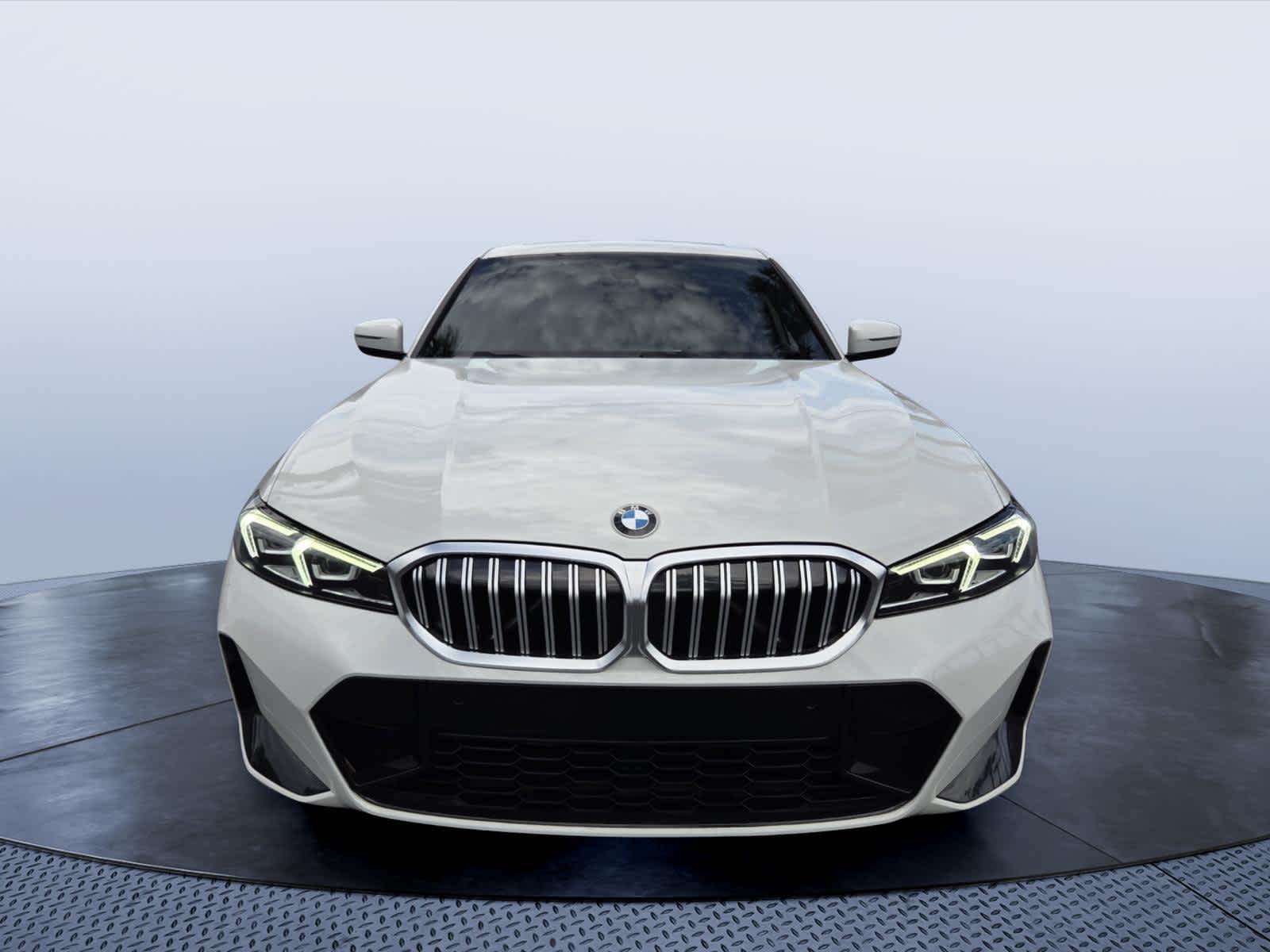 2024 BMW 3 Series 330i - Photo 8