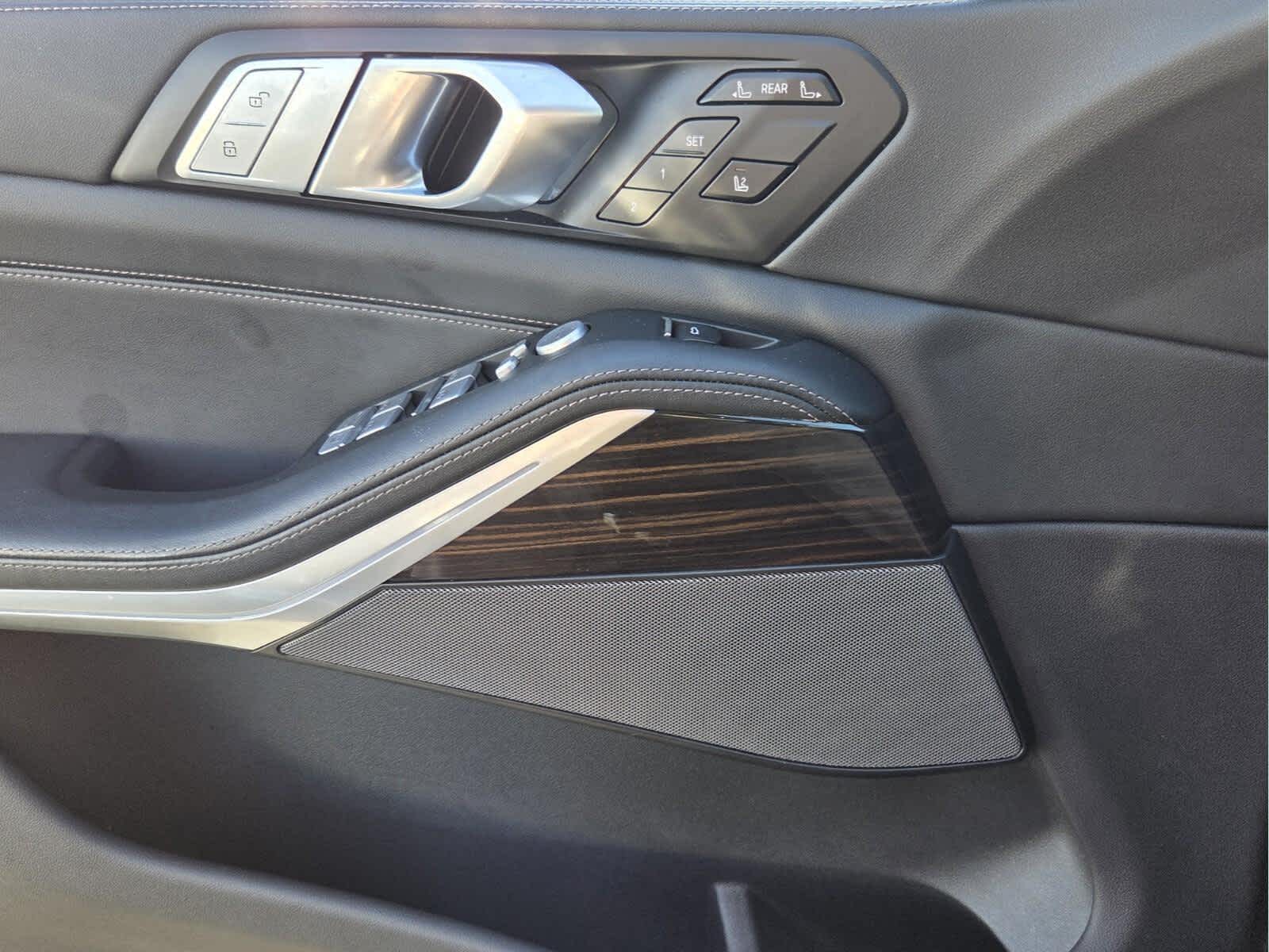 2026 BMW X7 xDrive40i xDrive40i