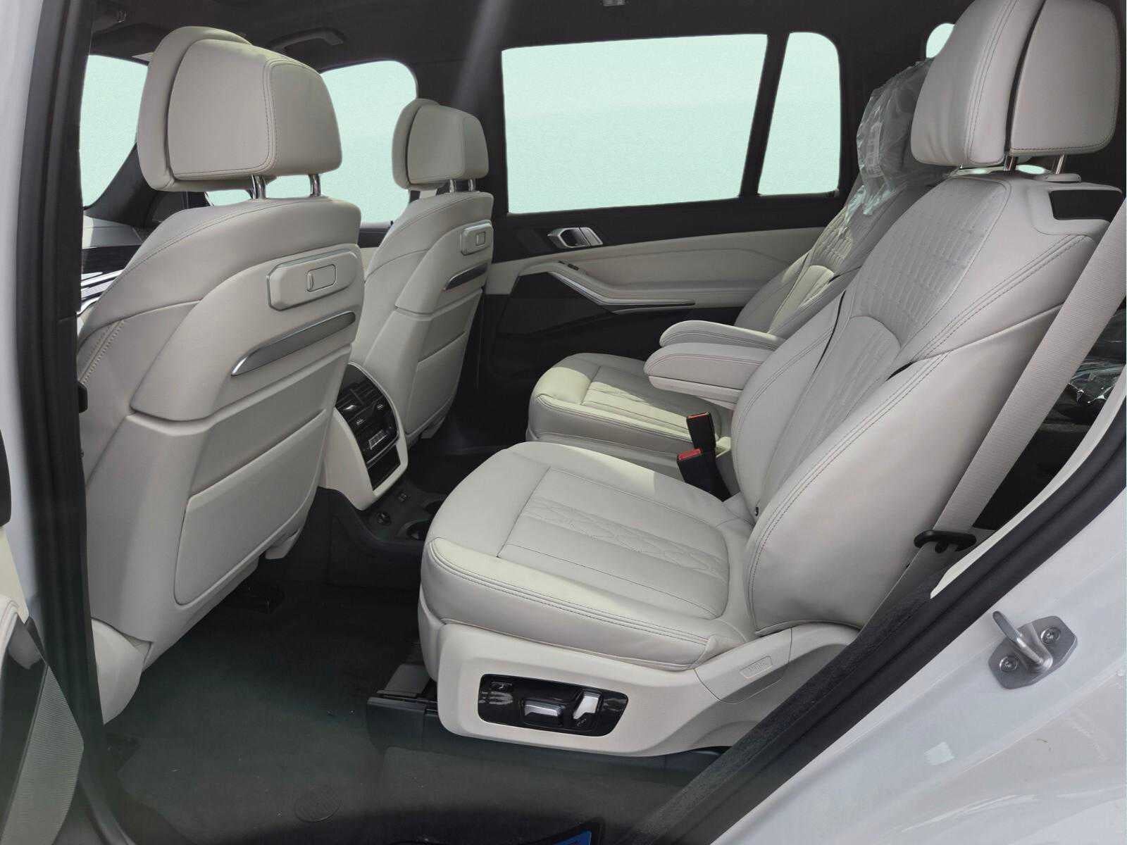 2027 BMW X7 xDrive40i xDrive40i