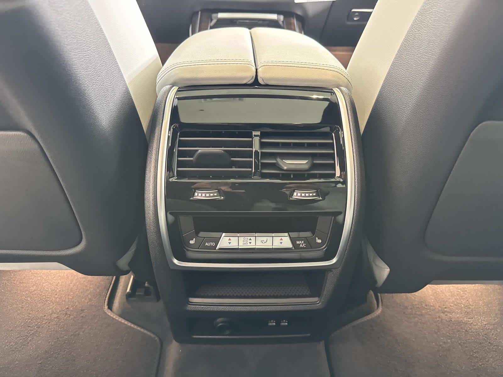 2026 BMW X7 xDrive40i xDrive40i