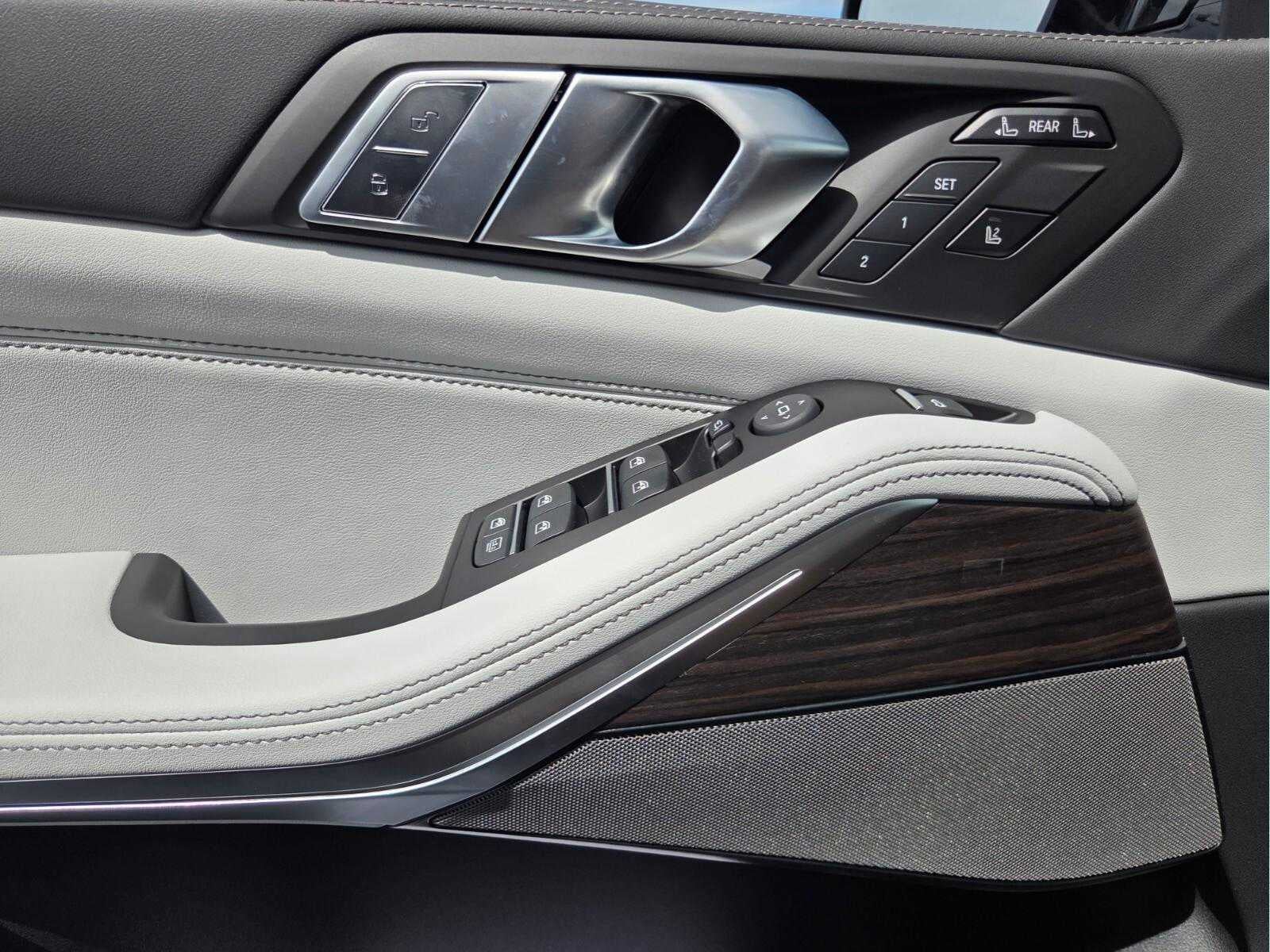 2027 BMW X7 xDrive40i xDrive40i