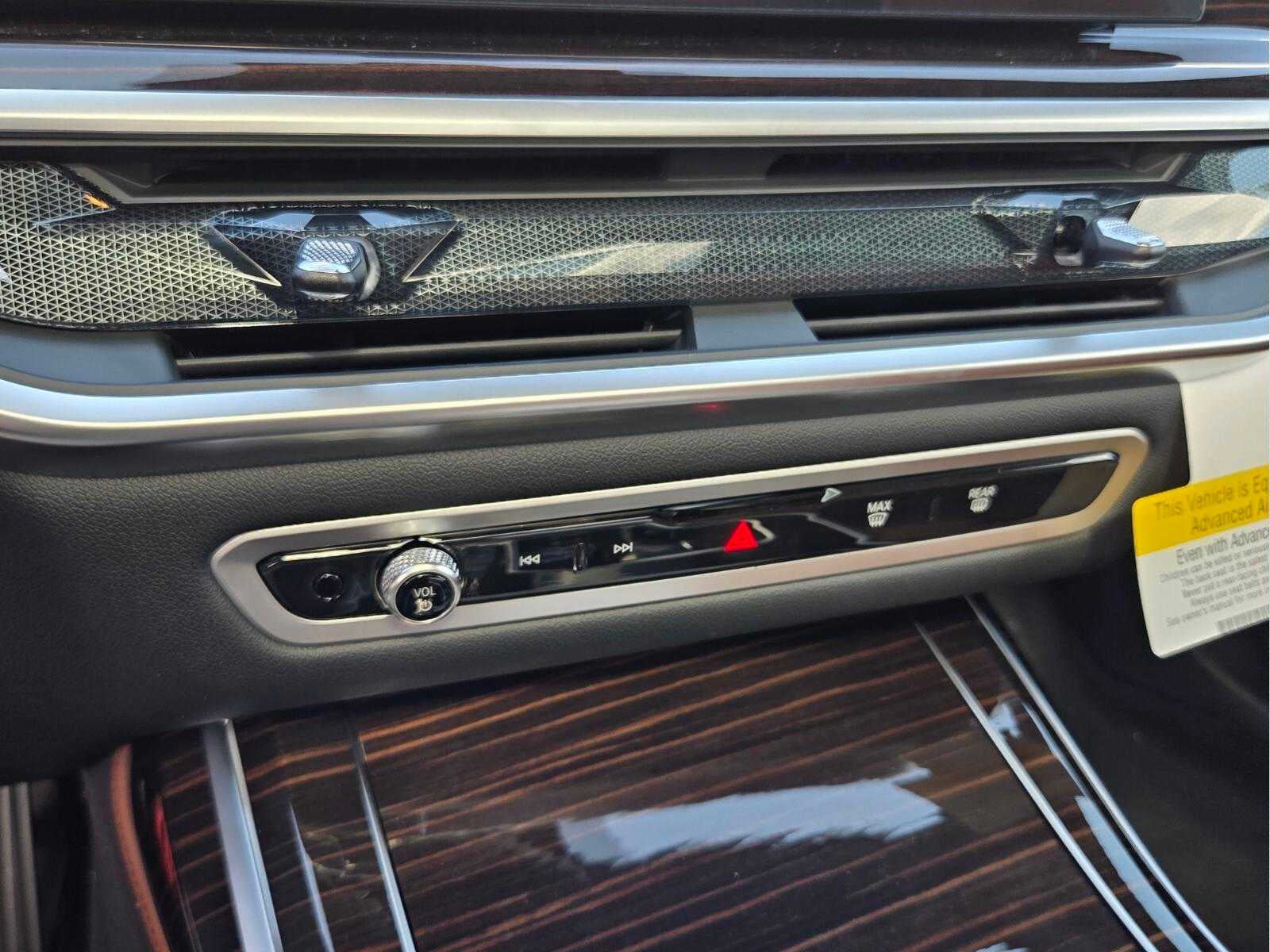 2027 BMW X7 xDrive40i xDrive40i