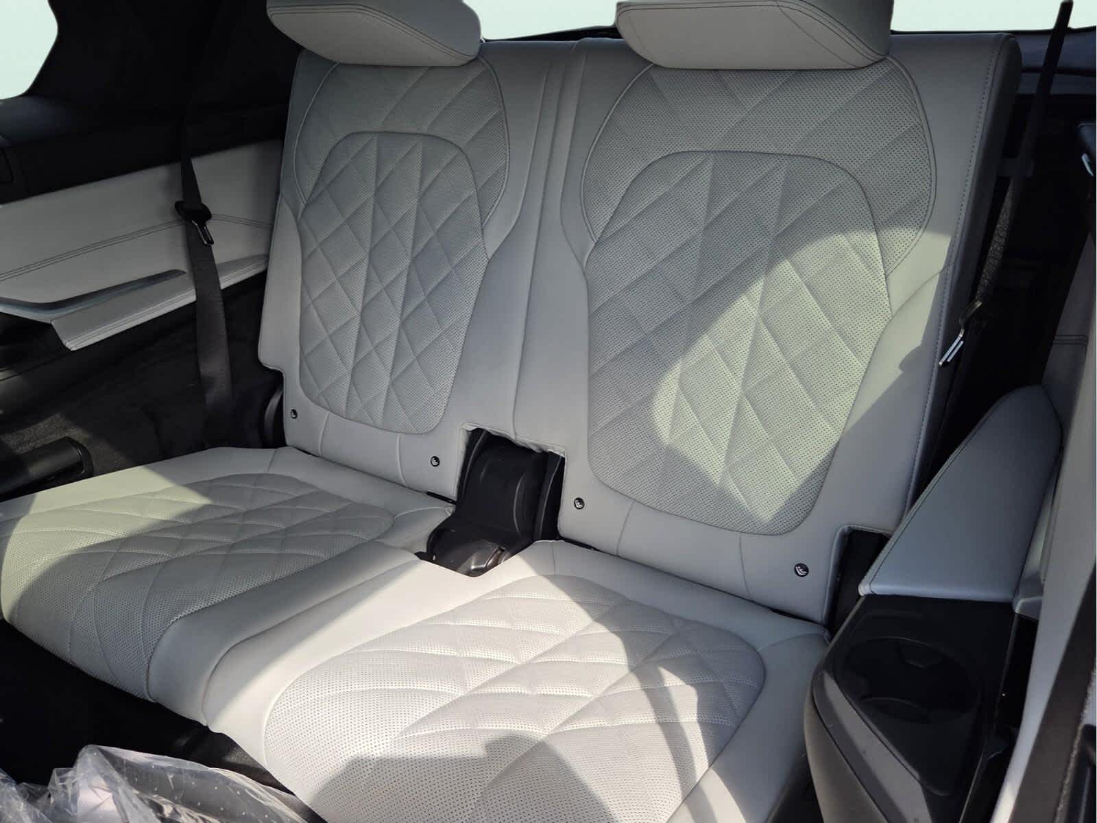 2026 BMW X7 xDrive40i xDrive40i