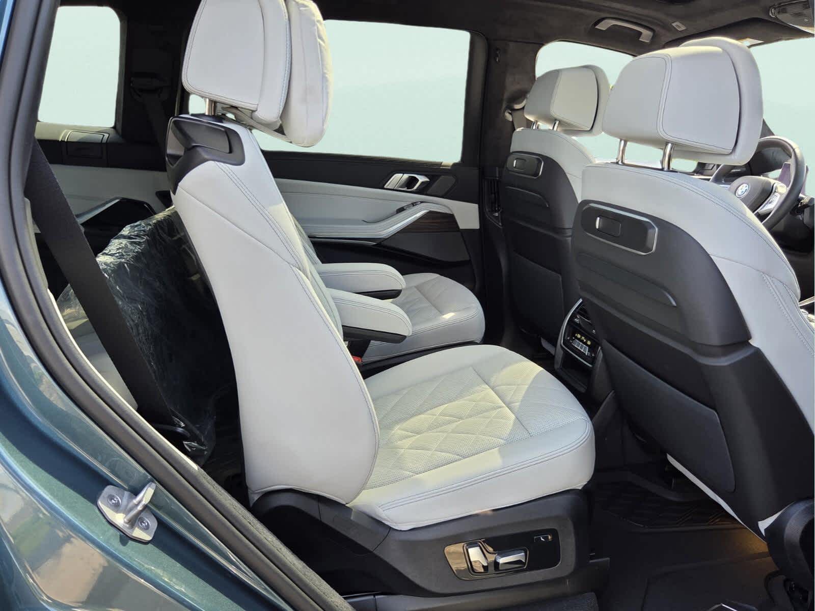 2026 BMW X7 xDrive40i xDrive40i