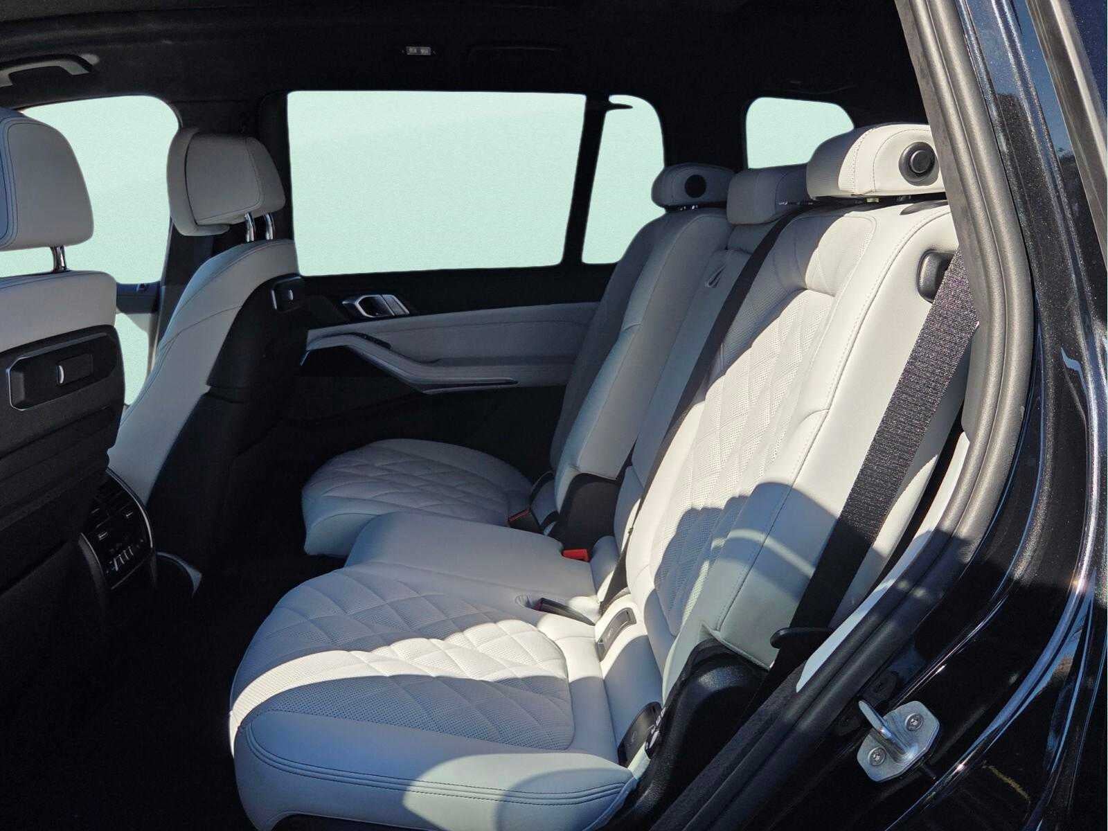 2027 BMW X7 xDrive40i xDrive40i