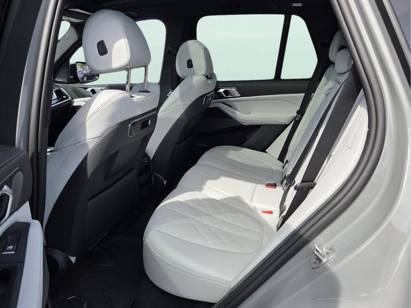 2025 BMW X5 xDrive40i xDrive40i