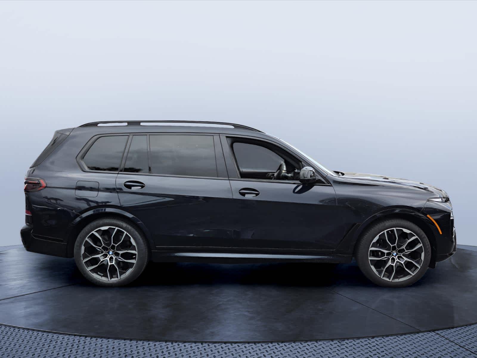 2025 BMW X7 M60i M60i