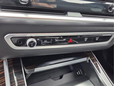 2025 BMW X7 M60i M60i