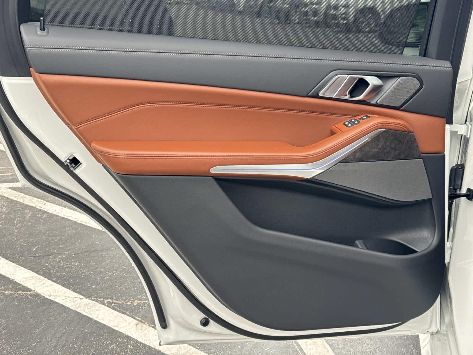 2026 BMW X7 M60i M60i