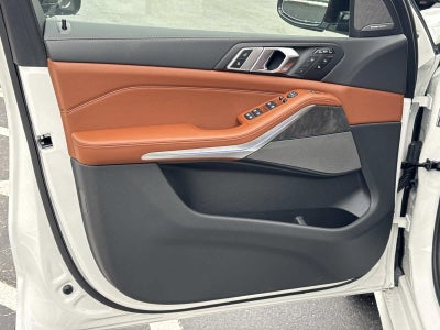 2026 BMW X7 M60i M60i