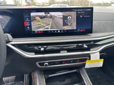 2026 BMW X7 M60i M60i