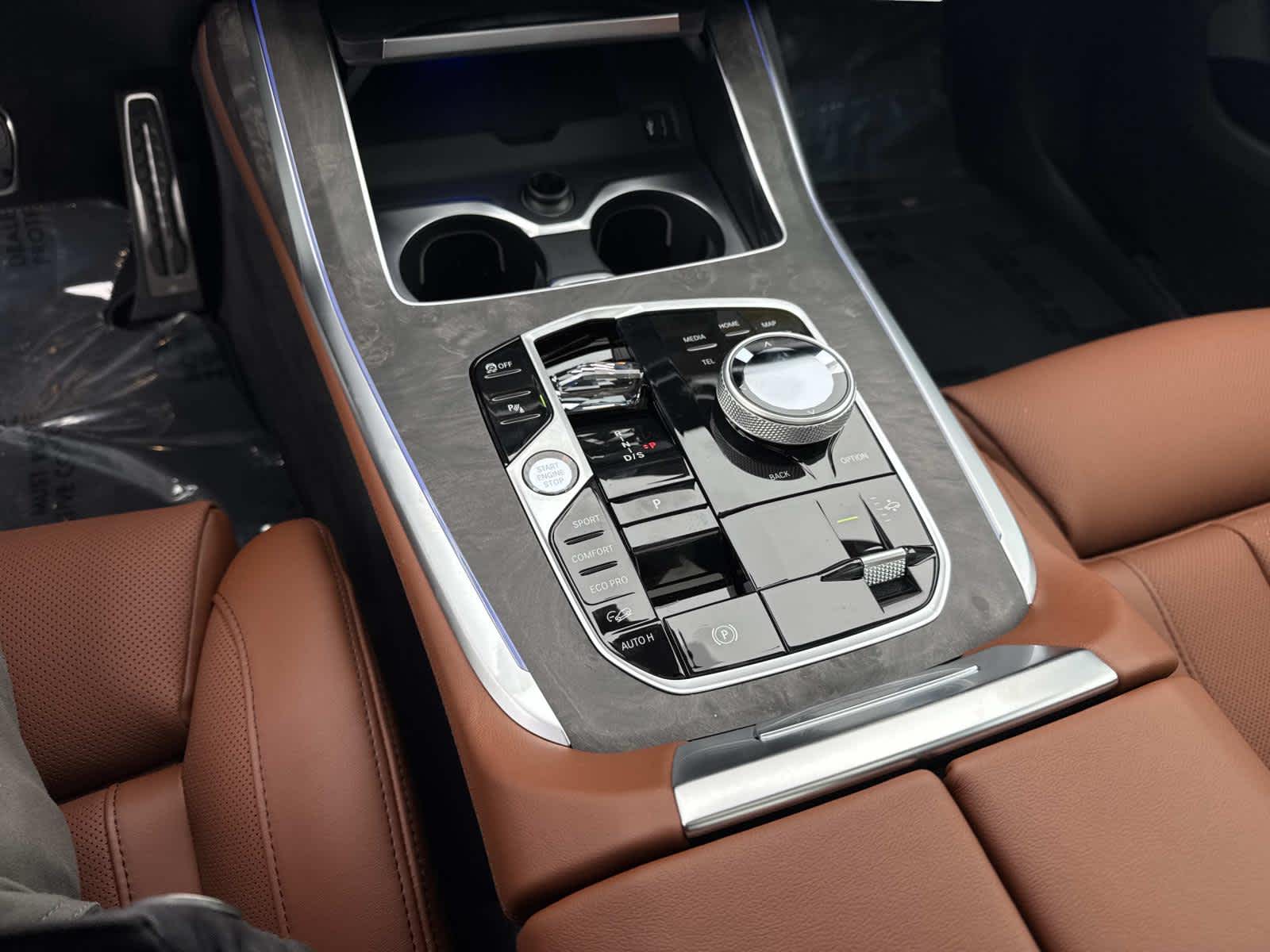 2026 BMW X7 M60i M60i