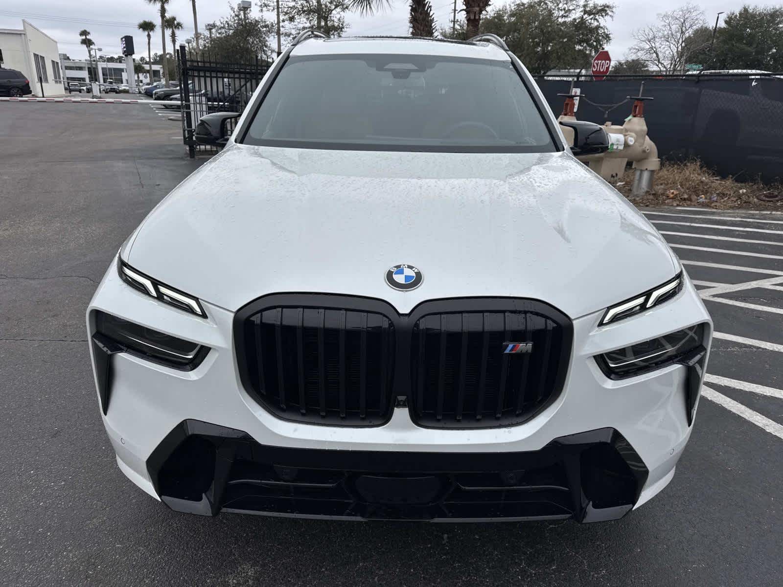 2026 BMW X7 M60i M60i
