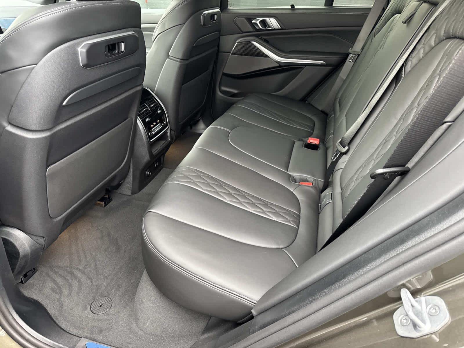 2026 BMW X5 M60i M60i