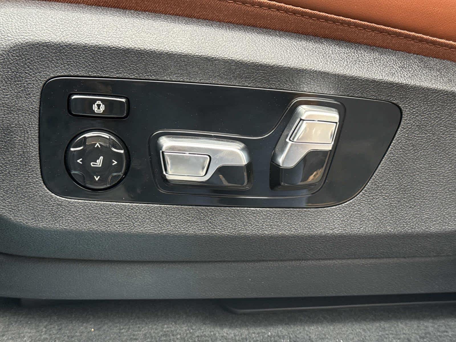 2026 BMW X5 M60i M60i