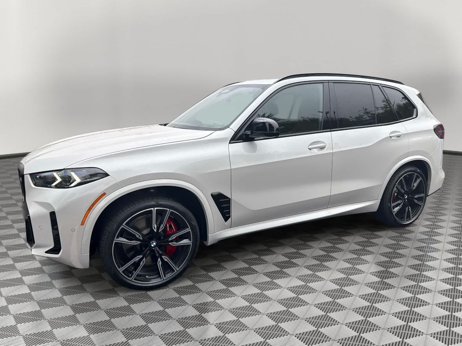 2026 BMW X5 M60i M60i