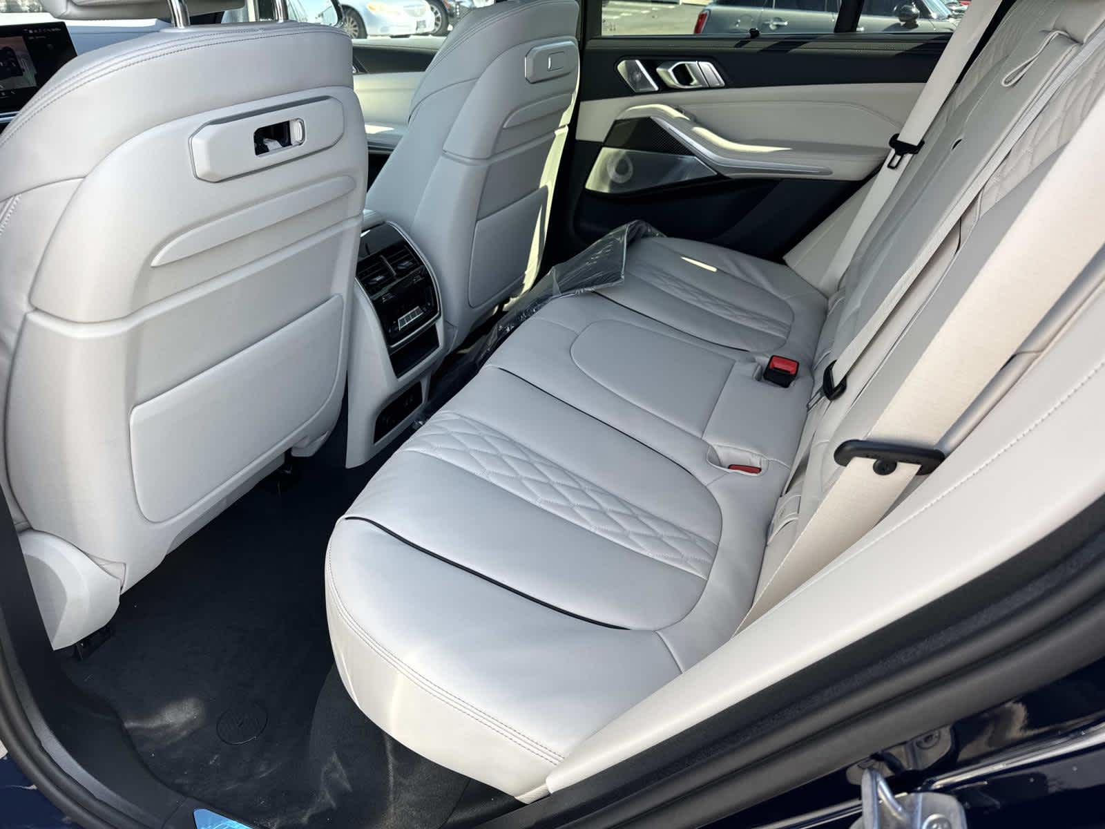 2026 BMW X5 M60i M60i