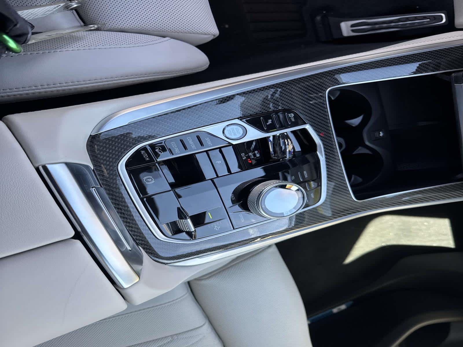 2026 BMW X5 M60i M60i