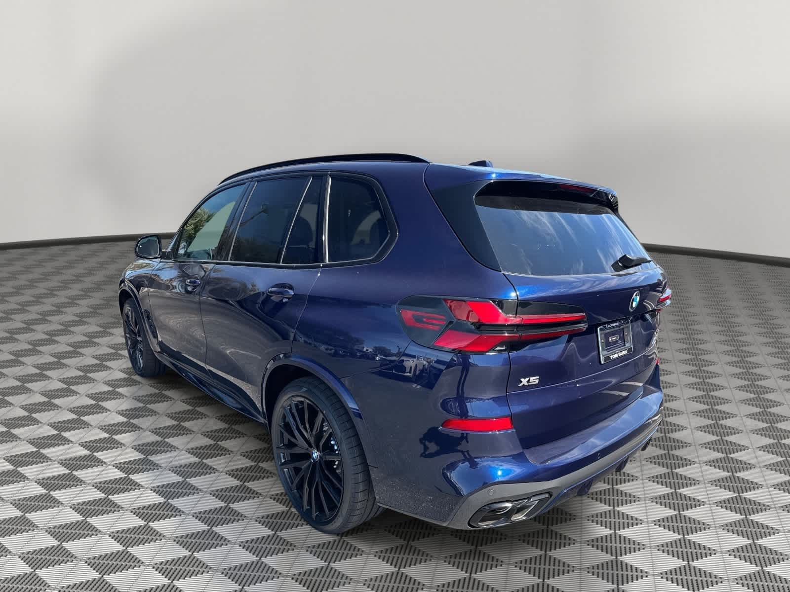 2026 BMW X5 M60i M60i