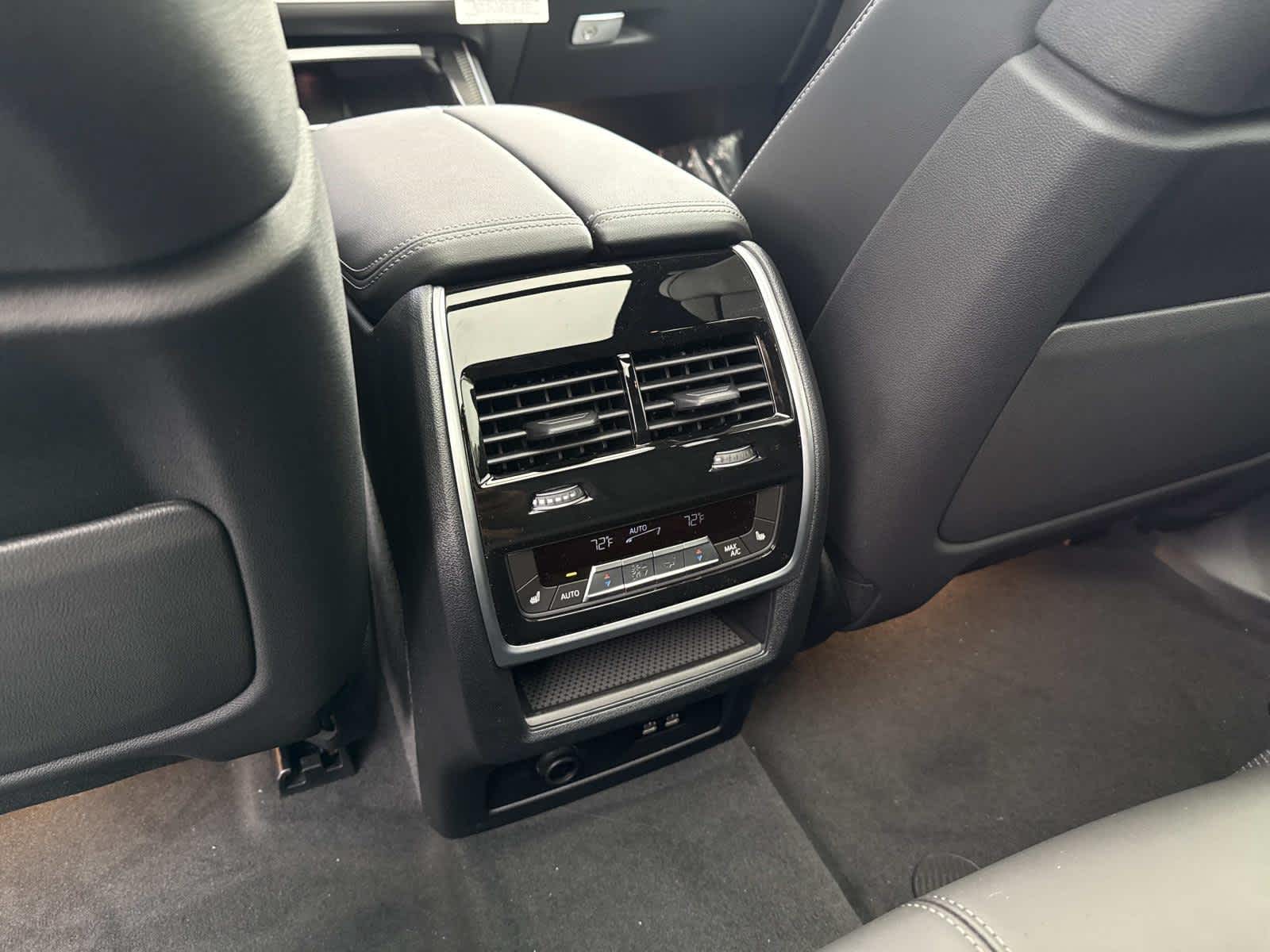 2026 BMW X5 M60i M60i