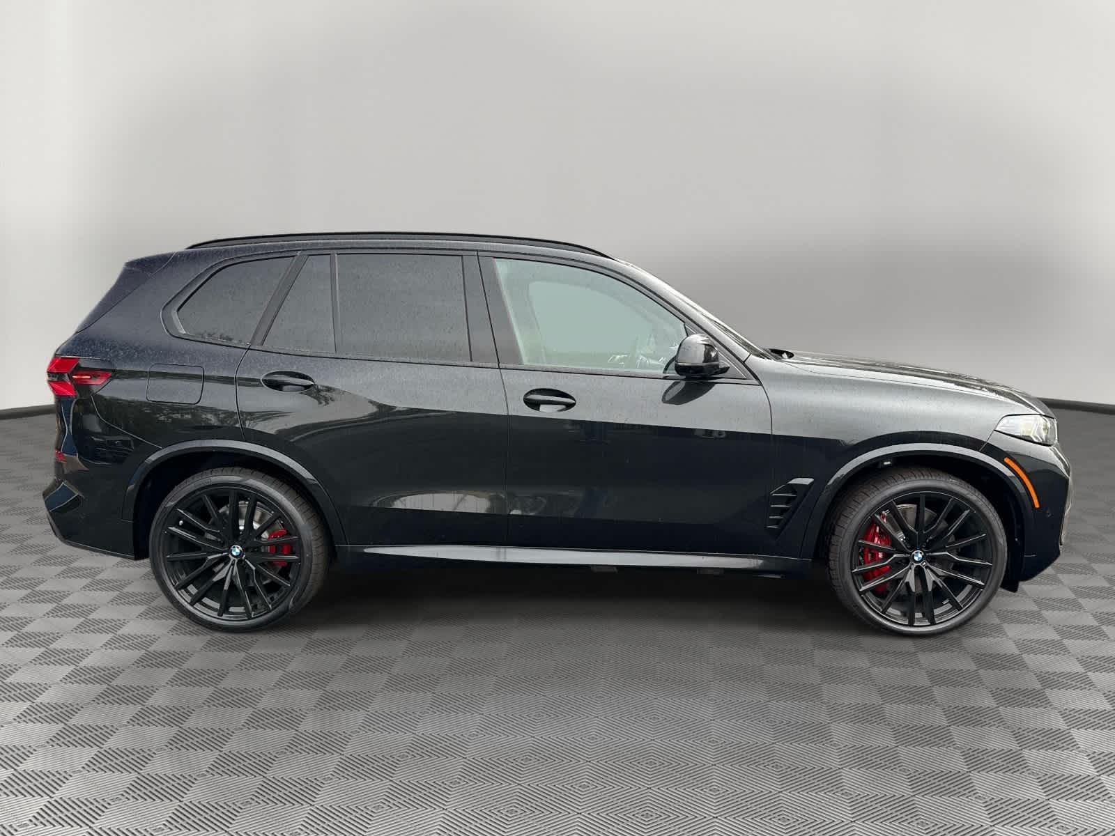 2026 BMW X5 M60i M60i
